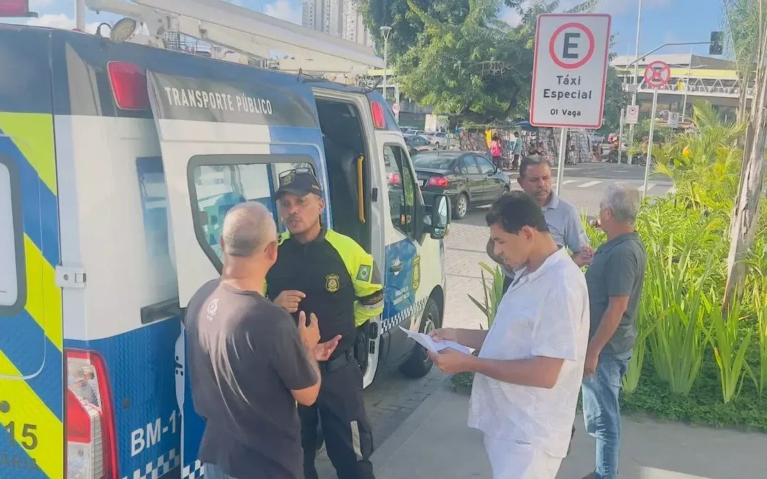 Semob inicia ação de orientação para taxistas da cidade